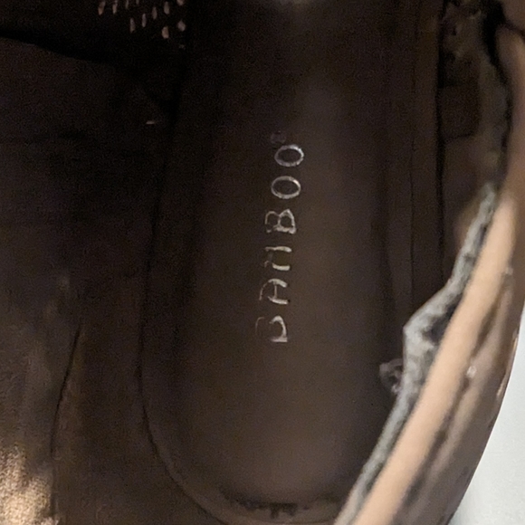 Bamboo women’s ankle boots, tan size 9 Like new condition super nice! - Picture 2 of 6